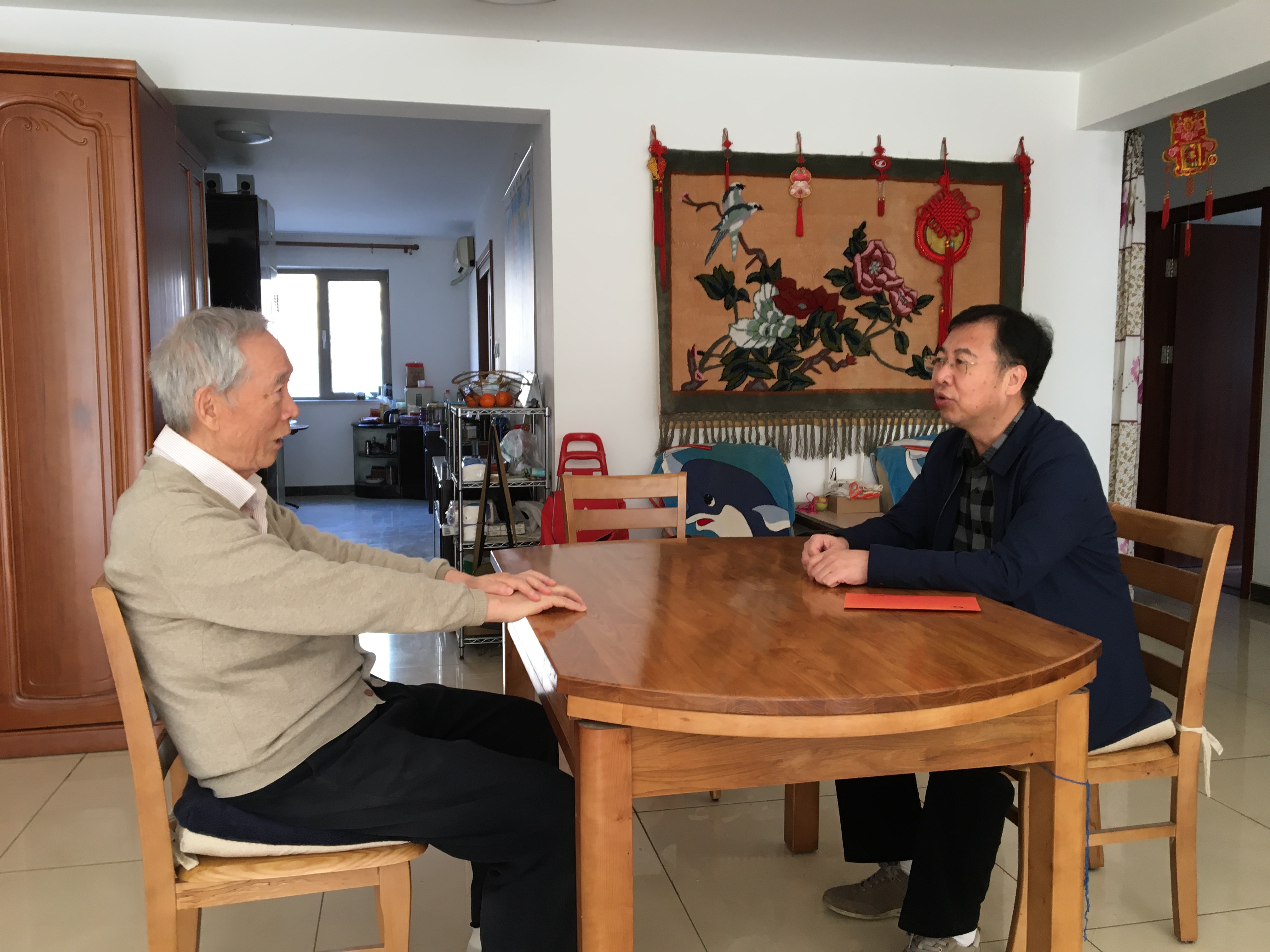 华球体育（中国）科技公司集团持续开展春节“送温暖” 走访慰问
