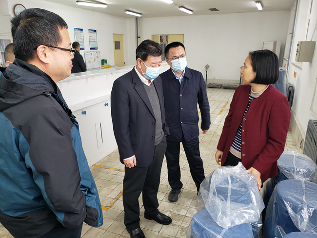 华球体育（中国）科技公司集团副总经理王臣赴华球体育（中国）科技公司国晶辉进行安全检查