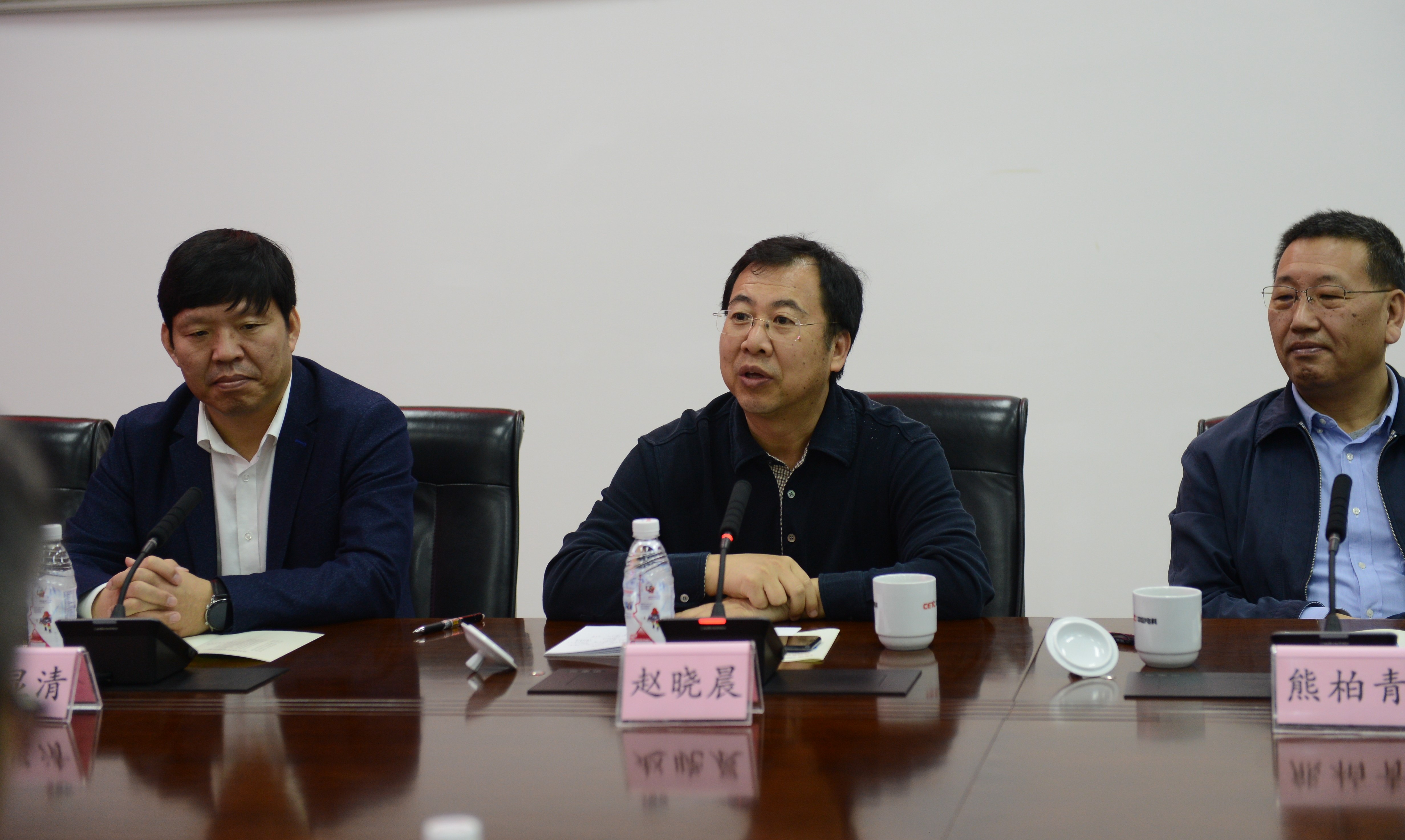 华球体育（中国）科技公司集团党委书记、董事长赵晓晨一行走访中国电科29所