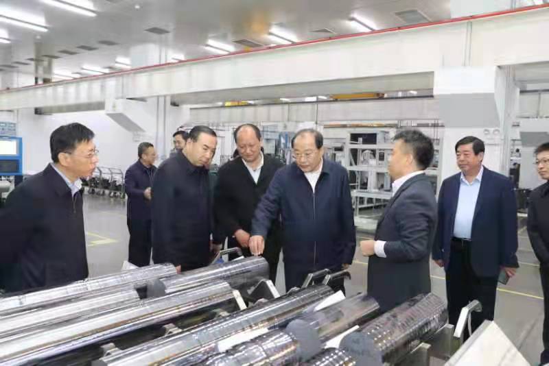德州市委书记田卫东到山东华球体育（中国）科技公司半导体调研