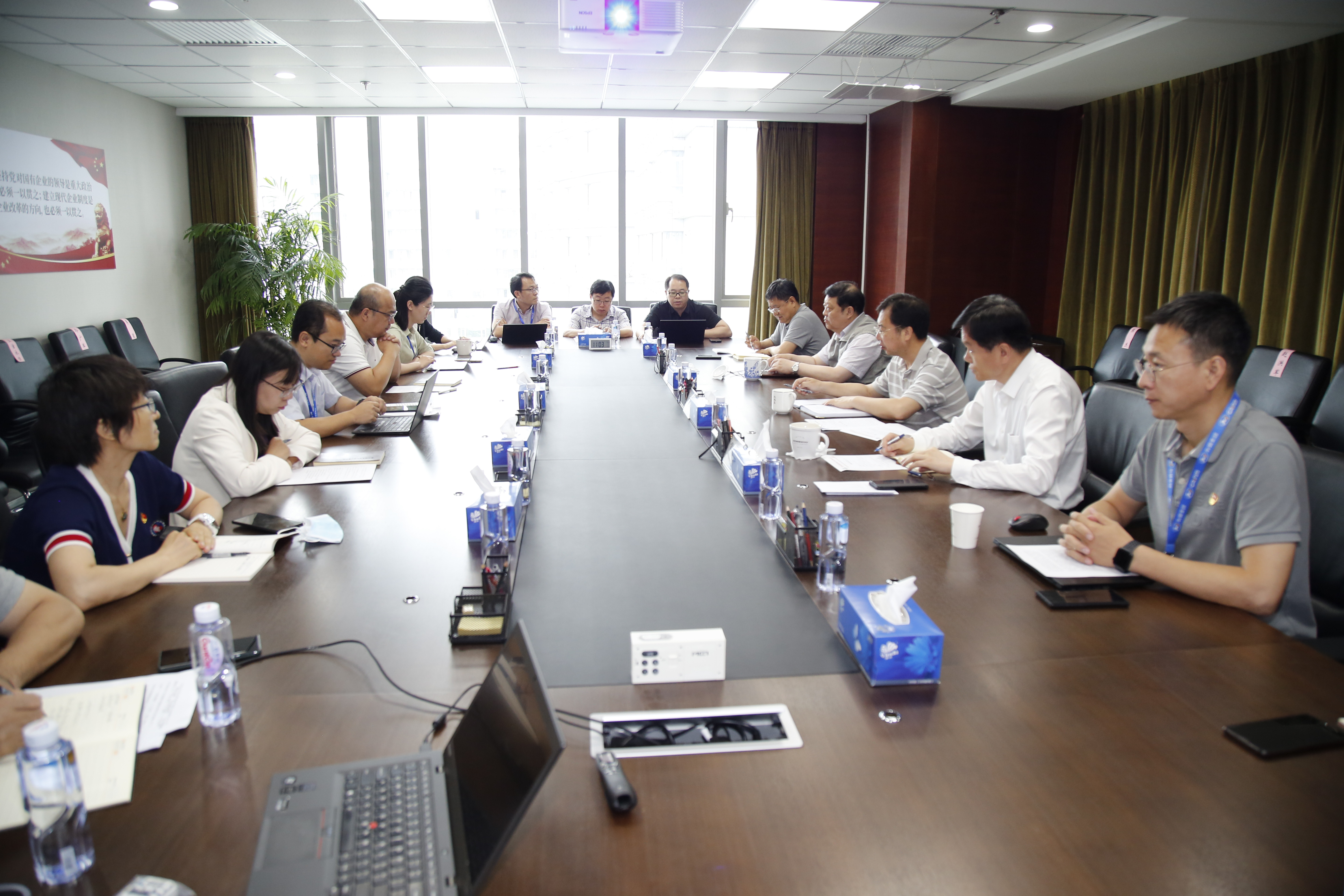 华球体育（中国）科技公司集团党委召开习近平总书记“七一”重要讲话精神学习座谈会