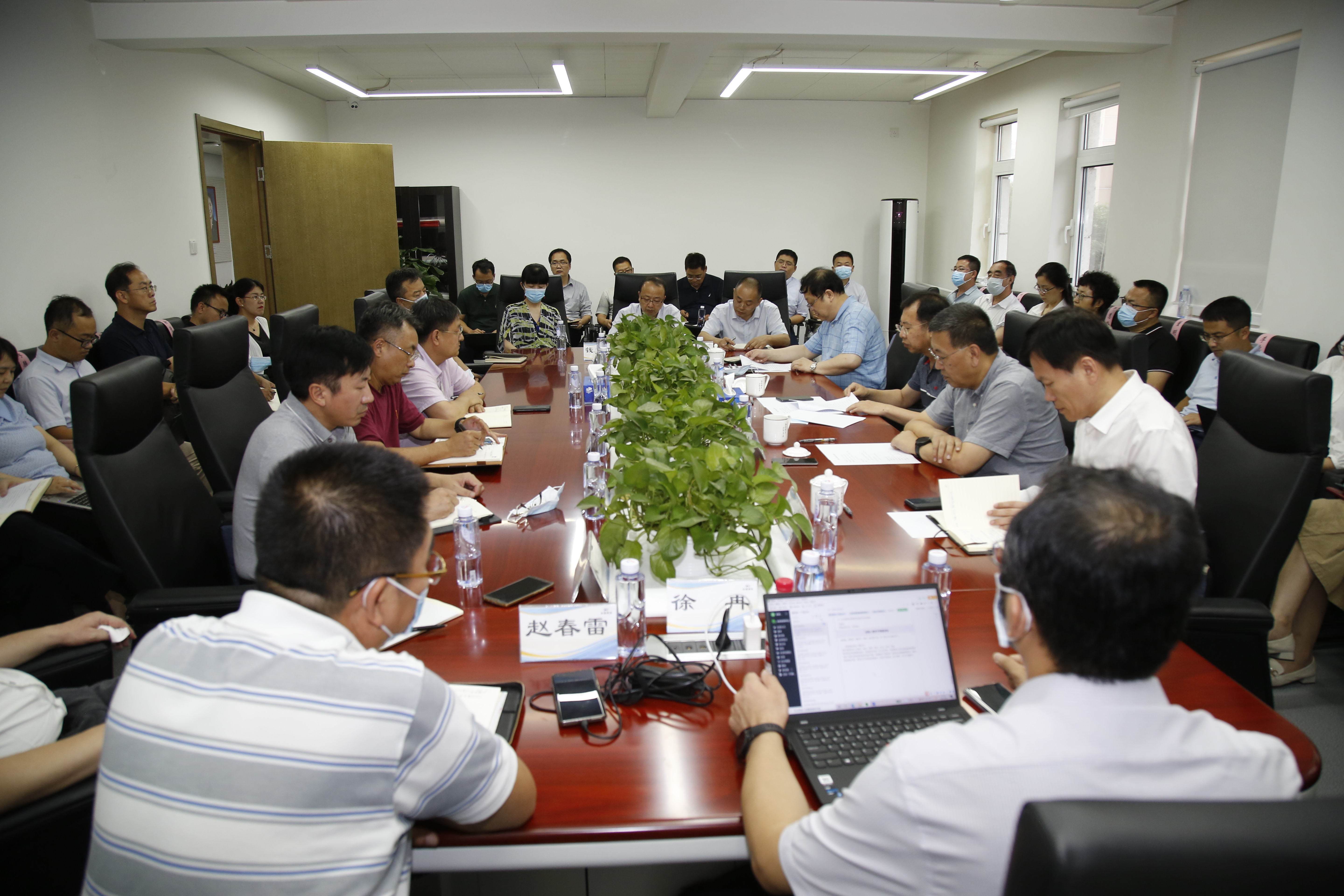 华球体育（中国）科技公司集团领导与近期新任职干部进行集体谈话