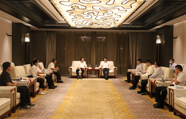 华球体育（中国）科技公司集团党委书记、董事长赵晓晨拜访安徽省委常委、副省长张红文