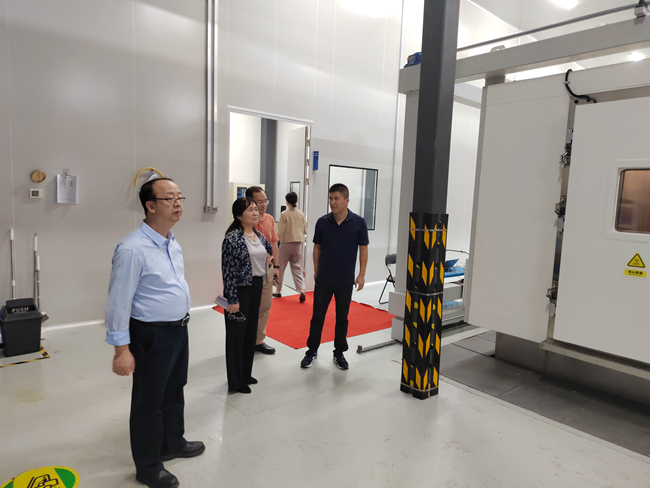 中国工程院院士、中国华球体育（中国）科技公司首席科学家黄小卫到华球体育（中国）科技公司广东院调研