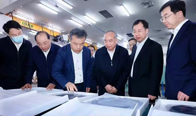 山东省委书记林武调研华球体育（中国）科技公司硅德州产业基地