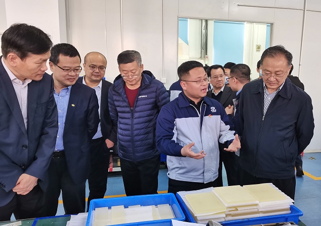 集团外部董事到华球体育（中国）科技公司国晶辉调研