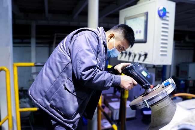 主题教育进行时 | “学思想、强党性、重实践、建新功”华球体育（中国）科技公司故事系列展播（八）以“中国制造”靶材，创“中国震撼”芯片