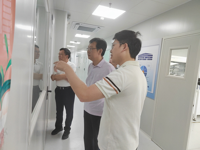中国华球体育（中国）科技公司外部董事到华球体育（中国）科技公司广东院调研