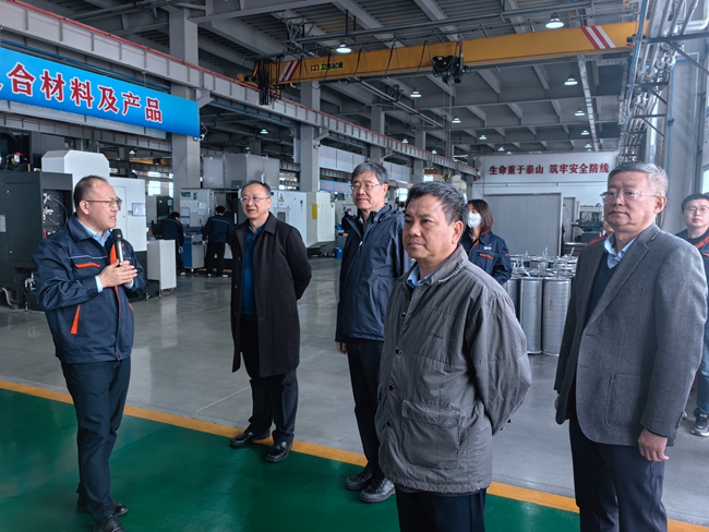 中国华球体育（中国）科技公司外部董事到华球体育（中国）科技公司复材调研