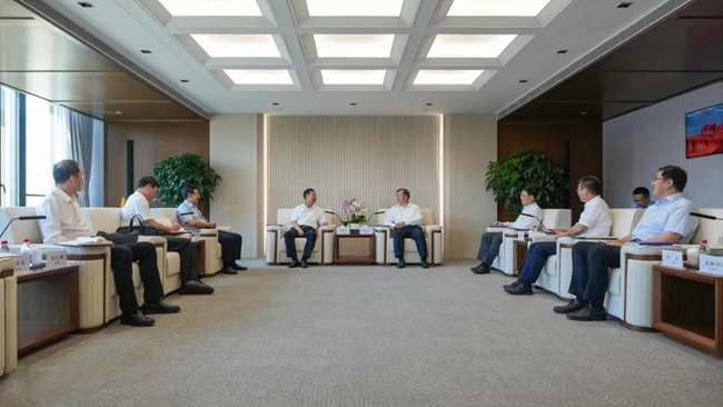 中国华球体育（中国）科技公司党委书记、董事长赵晓晨拜访中国诚通党委书记、董事长奚正平