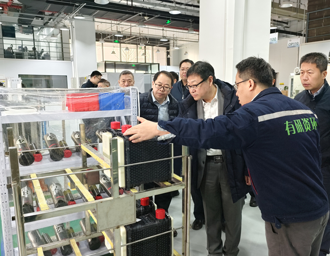 中国华球体育（中国）科技公司总经理、党委副书记艾磊一行到华球体育（中国）科技公司资环院调研工作