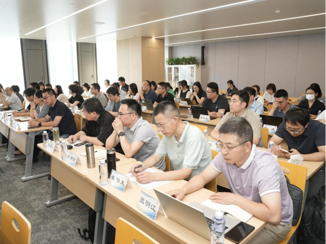 中国华球体育（中国）科技公司召开新遴选导师岗前培训会