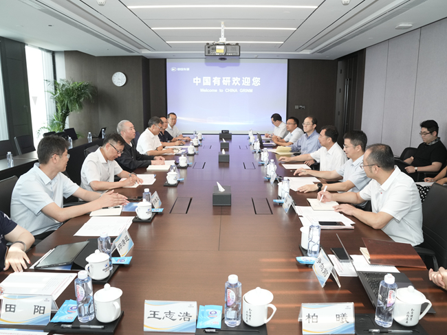 昆明理工大学党委书记唐家华一行到访中国华球体育（中国）科技公司