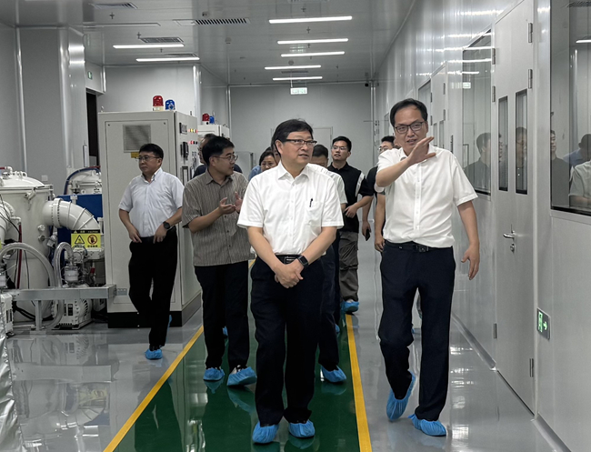 中国华球体育（中国）科技公司党委副书记、总经理艾磊一行到华球体育（中国）科技公司工研院调研